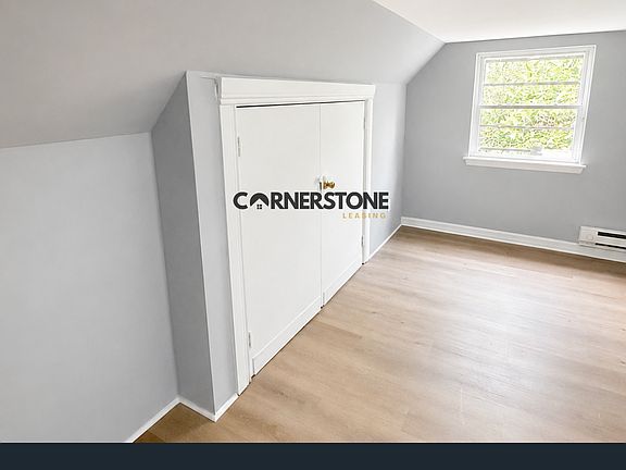 3rd image of 31 Kent St Floor 3