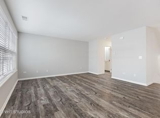 72 Gershwin Ct #72, Wheaton, IL 60189