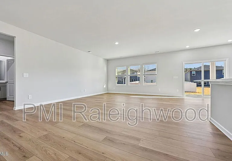 528 Bridger Dr — Photo 7