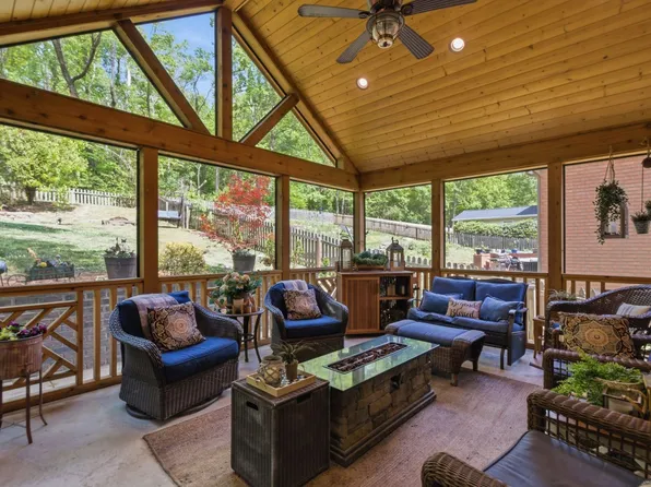 137 Sequoyah Ln, Nashville, TN 37221
