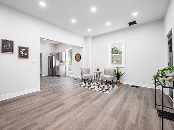 5th image of 276 Gay St
