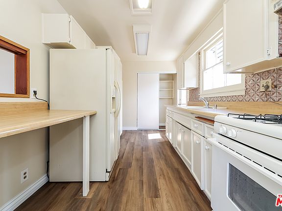 4th image of 8241 Holder St