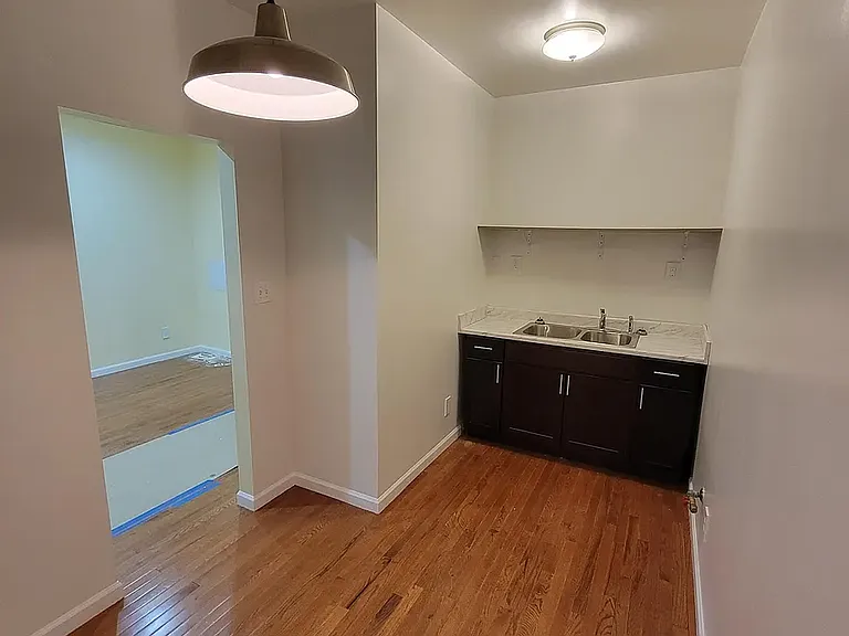 9 Woodland Apartments — Photo 41