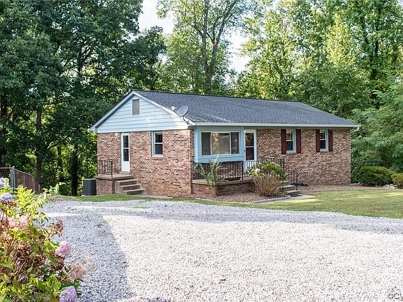 3rd image of 3137 Grahamwood Dr