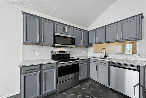 3 bed, 1510 sqft, $1,999 — Photo 4