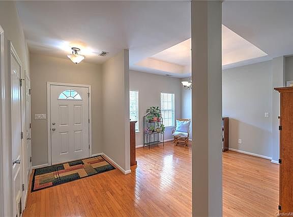 3rd image of 144 Gray Cliff Dr