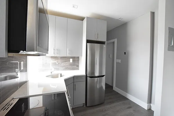 Rented by Clove Realty LLC | media 10