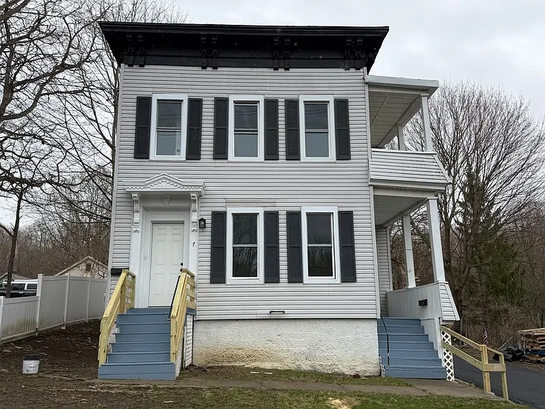7 Hewitt St — Photo 1