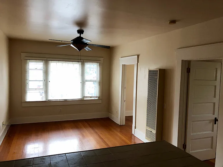 1045 E St #4 — Photo 5