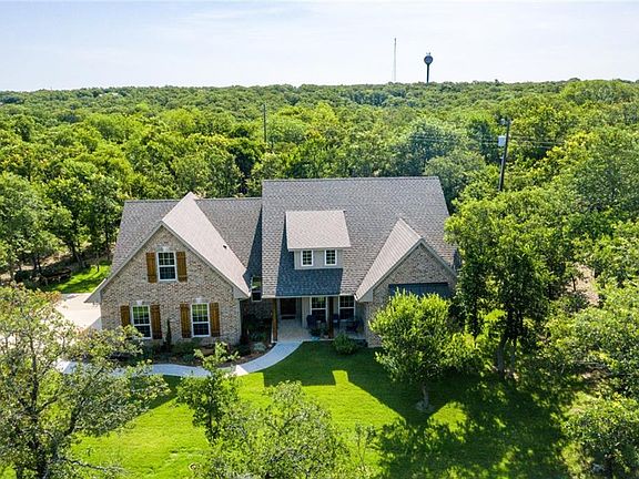 2nd image of 124 Jim Walter Dr