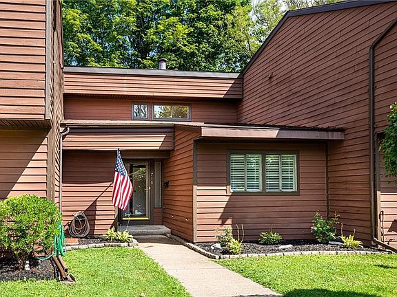 3rd image of 716 Idlewood Blvd