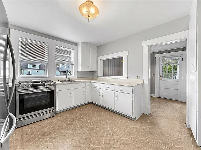 137 Central Ave #1 — Photo 3