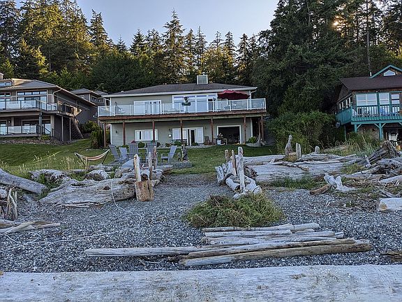 3rd image of 487 Belvedere Pl