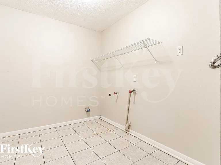 802 Briarcliff Dr — Photo 13