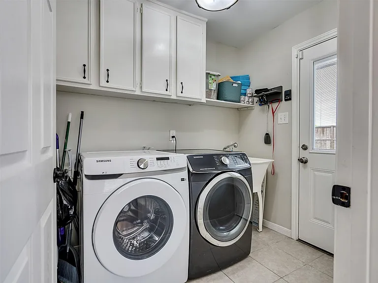 2811 Quincannon Ln — Photo 10