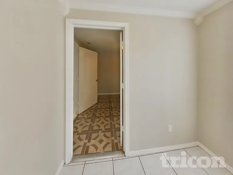 8252 Yolanda Ct — Photo 9