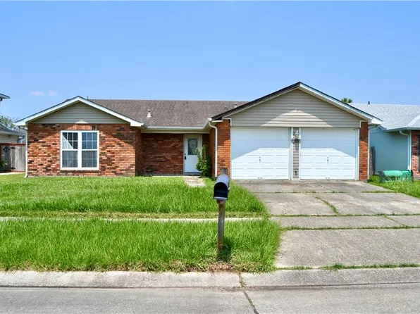 1028 W Kingsway Dr E, Gretna, LA 70056