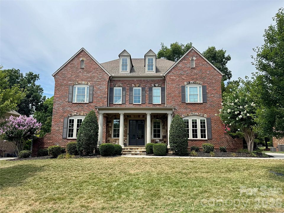 1st image of 1004 Viscount Dr
