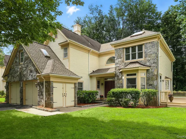 8 Westfield Circle, White Plains, NY 10605