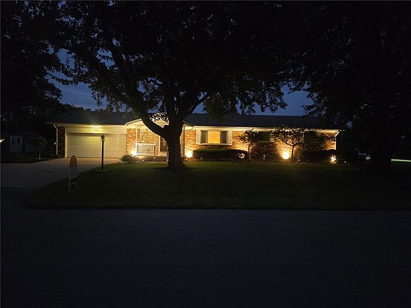 3rd image of 2250 Banyon Dr