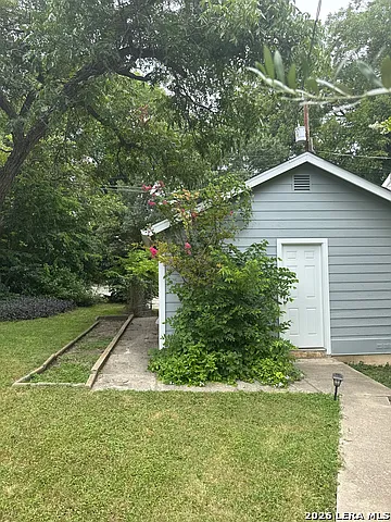 317 Blue Bonnet Blvd — Photo 16