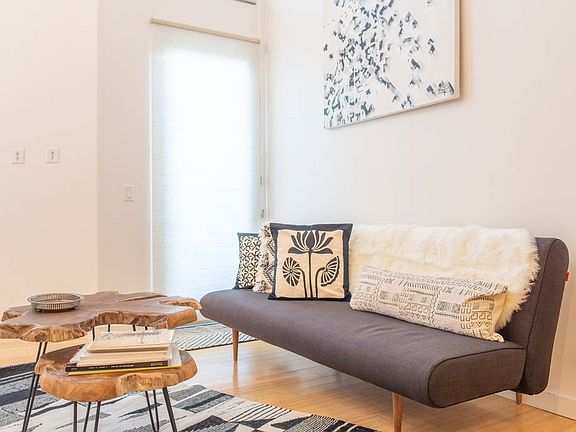 3rd image of 703 Camino De La Familia Unit 3207