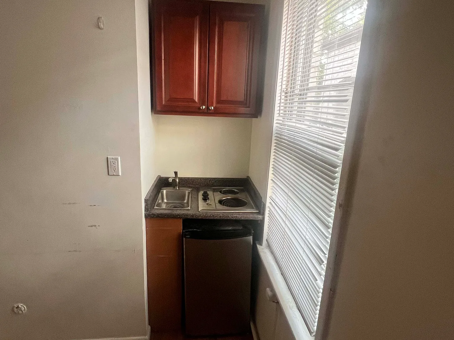 Studio, $1,750 — Photo 2