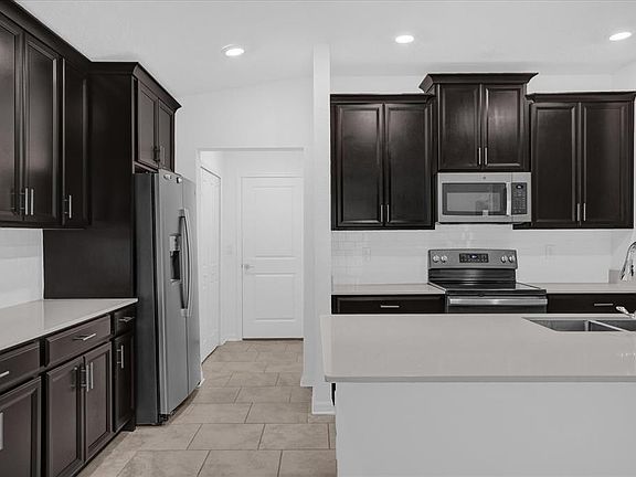 5th image of 4712 Magnetite Loop