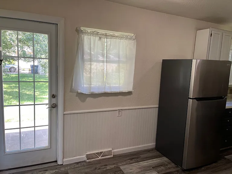 2400 S Nettleton Ave — Photo 7