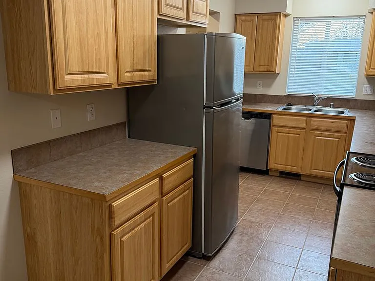 1709 W Fern Dr — Photo 6