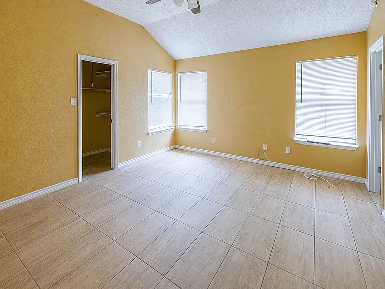 2308 Woodlands Dr — Photo 18