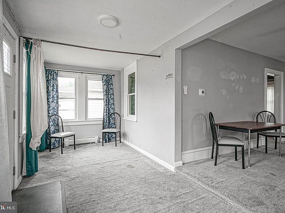 3rd image of 83 Oak St