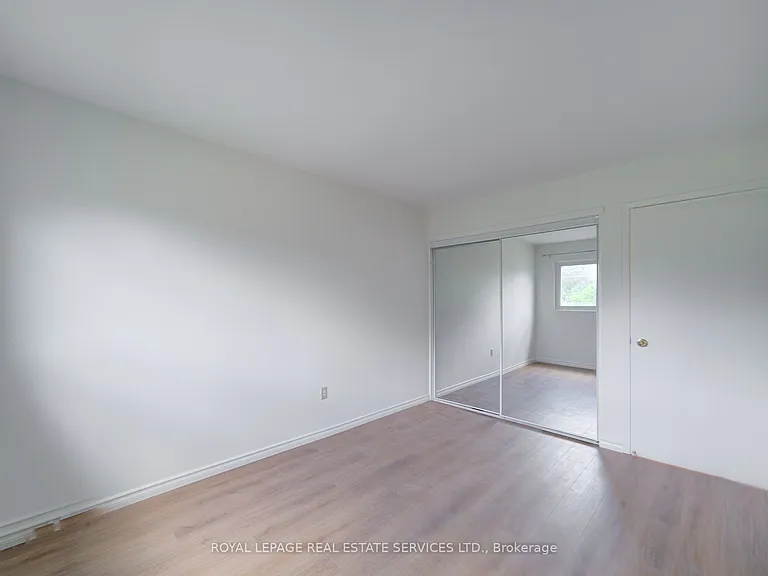 3500 Glen Erin Dr #4 — Photo 27