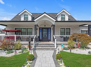 190 Commonwealth St, Franklin Square, NY 11010
