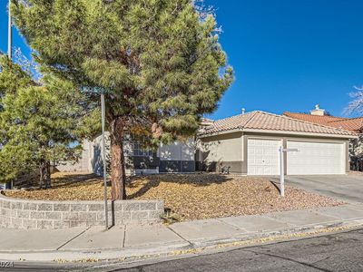 902 Noche De Paz Ave, Henderson, NV, 89015