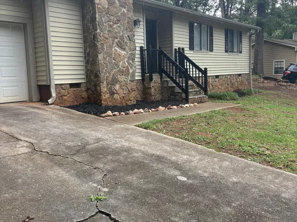 5015 Haley Ct, Lilburn, GA 30047