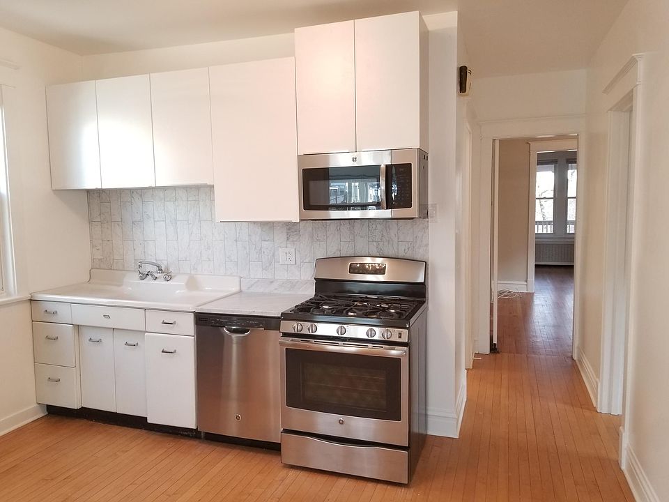 1st image of 5008 N Leavitt St #2