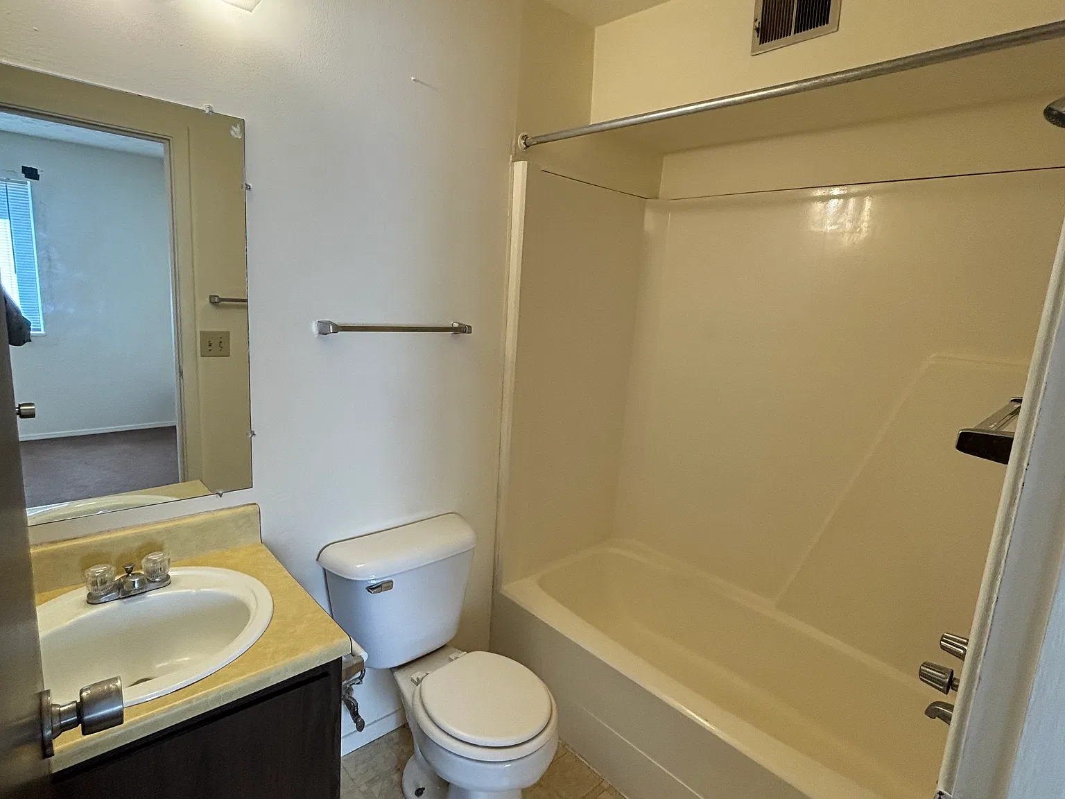 1 bed, 785 sqft, $850 — Photo 4