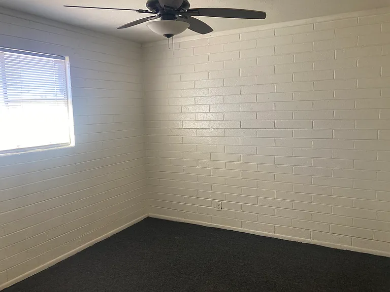 N 13th Pl — Photo 6