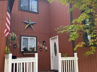 8259 Natures Dr, Tobyhanna, PA