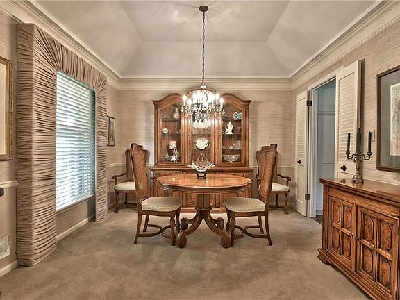5th image of 10036 Connell Dr