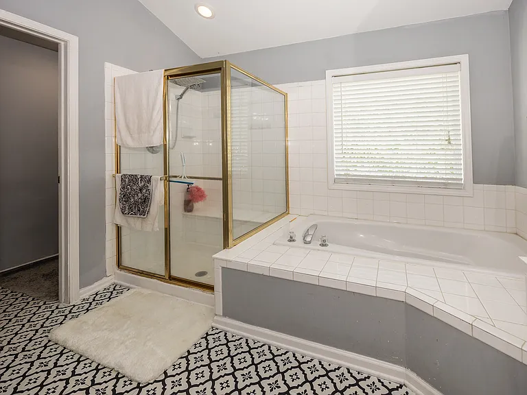 5889 Pebblestream Dr — Photo 18