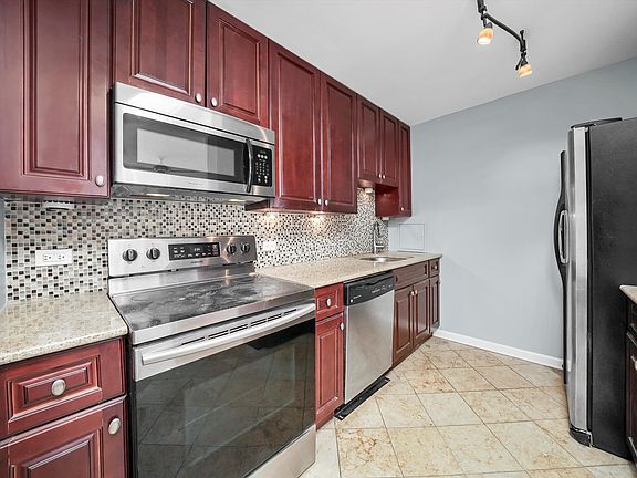 2nd image of 3930 N Pine Grove Ave APT 610