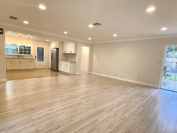 3rd image of 4129 Claudia Ave