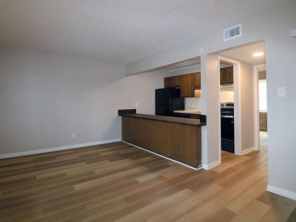 2nd image of 3015 Forest Hills Cir #C