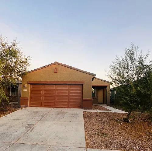 10731 W Dickerson Dr Photo 1