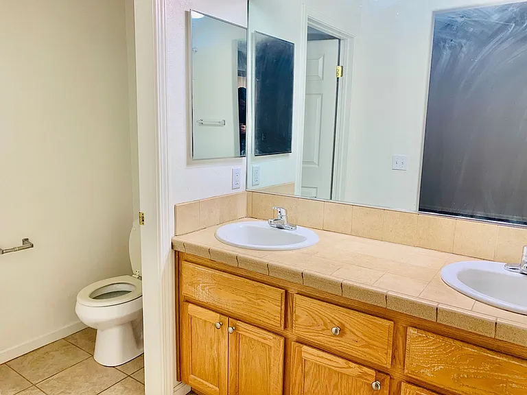 5499 Mariposa Ave — Photo 9