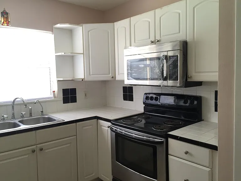 1321 Overlea St — Photo 36