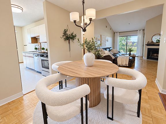 4th image of 720 Weidner Rd APT 300