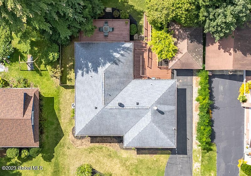 3rd image of 26 Charles Boulevard